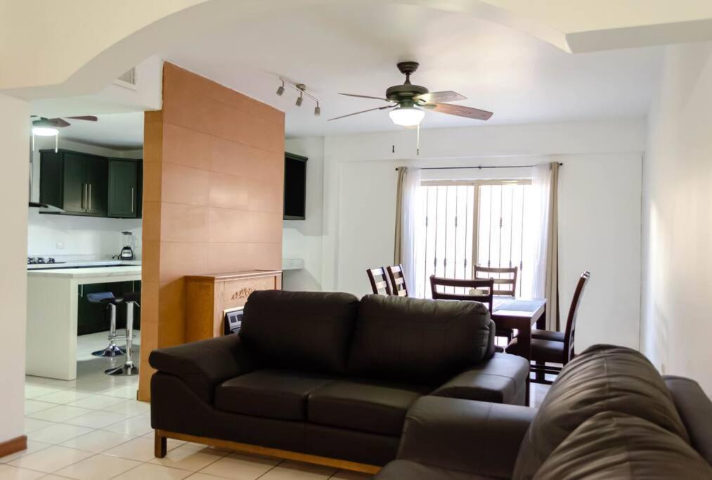 Alojamiento Completo 3 Habitaciones Chihuahua Eksteriør bilde